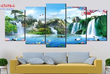 Mệnh Thủy Treo Tranh Gì Hợp Phong Thủy? Bí Quyết Chọn Tranh Thu Hút Tài Lộc