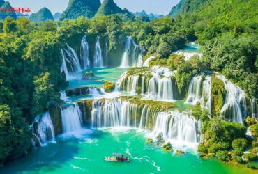 Bàn Riêng Về Cát Hung Của Hình Thế Nước Chảy: Nghệ Thuật Đọc Vận May Qua Dòng Nước