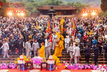 Khám Phá Bí Ẩn Lễ Hội Chùa Hương – Hành Trình Tâm Linh Đáng Nhớ Không Thể Bỏ Qua!