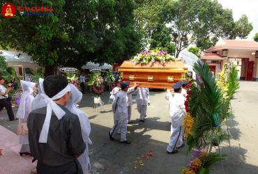 Cáo Tang Và Chạy Tang: Nghi Thức Báo Tang Truyền Thống Việt Nam