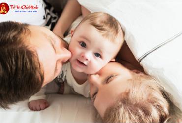 Đặt Tên Con Hợp Tuổi Bố Mẹ - Hướng Dẫn Chi Tiết Theo Phong Thủy