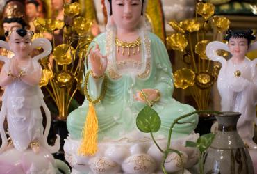 Tượng Phật Quan Âm Bồ Tát: Biểu Tượng Từ Bi Và Ứng Nghiệm Trong Tâm Linh