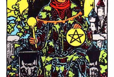 Lá Bài King of Pentacles Tarot: Ý Nghĩa Tình Yêu, Công Việc & Sức Khỏe