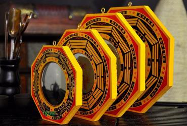 Treo gương Bát Quái nhà chung cư: Tưởng tốt ai ngờ lại là hạ sách