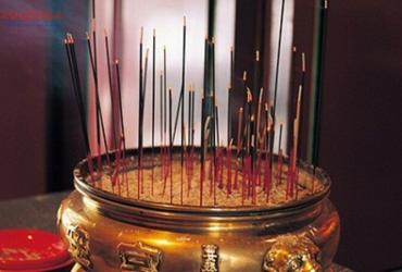 Xem Ngày Bốc Bát Hương Chuẩn Xác Để Mang Lại May Mắn Và Bình An