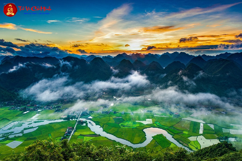 Luận Về Hình Của Huyệt: Nghệ Thuật Nhận Diện Địa Hình Phong Thủy