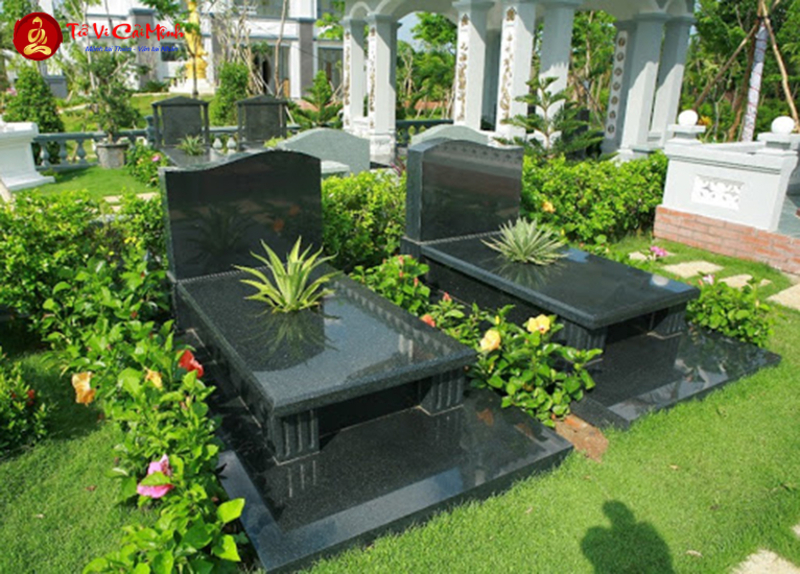 Những Lưu Ý Phong Thủy Âm Trạch Khi Trồng Cây Ở Mộ Phần: Bí Quyết Tạo Sinh Khí Tốt Cho Tổ Tiên