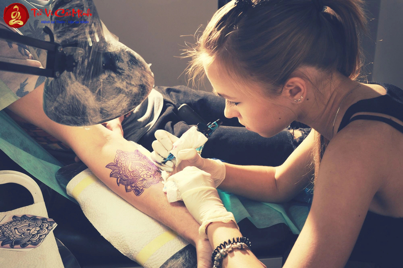 Người Mệnh Kim Nên Xăm Hình Gì: Lựa Chọn Hình Xăm Phong Thủy Tương Hợp