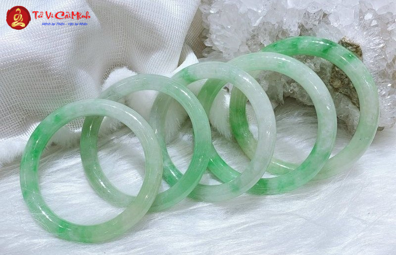 Đá Cẩm Thạch Là Gì? Ý Nghĩa Phong Thủy Và Cách Ứng Dụng Hiệu Quả