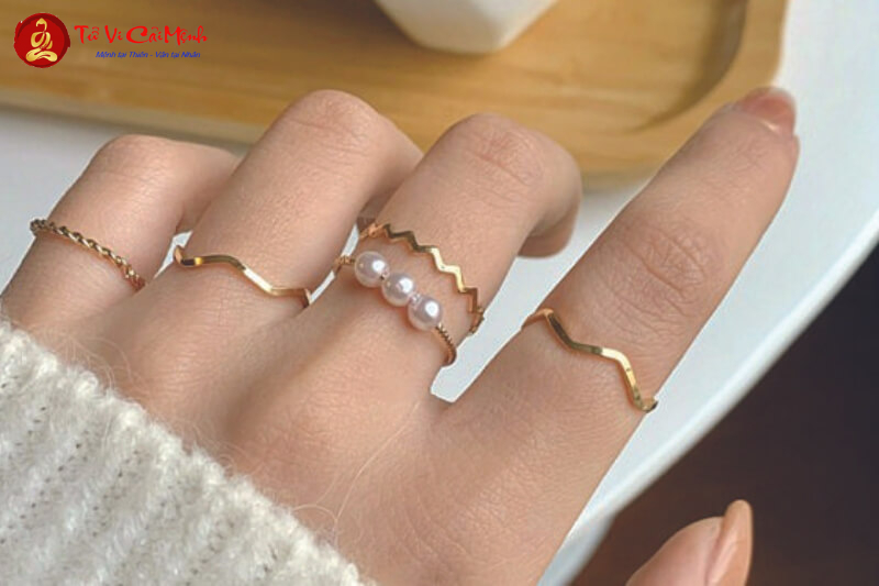 Nhẫn Phong Thủy Nữ: Biểu Tượng Vẻ Đẹp Và Nguồn Năng Lượng