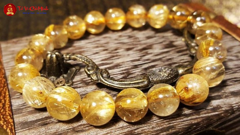 Vòng Tay Phong Thủy Cho Mệnh Kim: Bí Quyết Chọn Đá Và Cách Sử Dụng Hiệu Quả