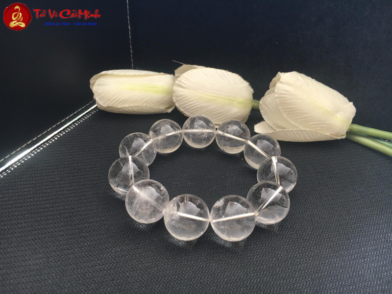 Vòng Tay Phong Thủy Cho Mệnh Thổ: Bí Quyết Chọn Đá Và Cách Sử Dụng Hiệu Quả