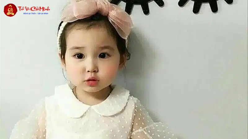 Tên Con Gái Họ Hoàng Hay Và Ý Nghĩa, Đặt Tên Theo Ngũ Hành Phong Thủy
