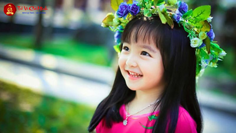 Tên Con Gái Họ Hoàng Hay Và Ý Nghĩa, Đặt Tên Theo Ngũ Hành Phong Thủy