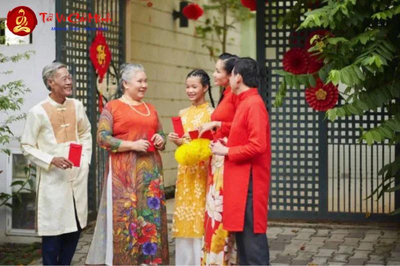 Tuổi Xông Đất Cho Gia Chủ Sinh Năm 1956 (Bính Thân): Chọn Đúng Để Đón Vận May