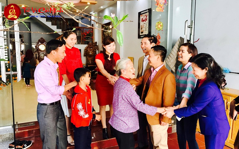 Tuổi Xông Đất Cho Gia Chủ Sinh Năm 1957 (Đinh Dậu): Hướng Dẫn Chi Tiết