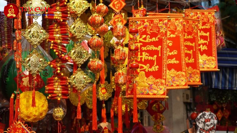 Tuổi Xông Đất Cho Gia Chủ Sinh Năm 1966 (Bính Ngọ): Hướng Dẫn Chọn Người Xông Hợp Mệnh Thiên Hà Thủy