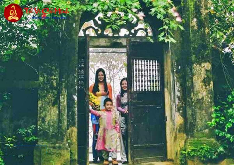 Tuổi Xông Đất Cho Gia Chủ Sinh Năm 1972 (Nhâm Tý): Hướng Dẫn Chọn Người Phù Hợp