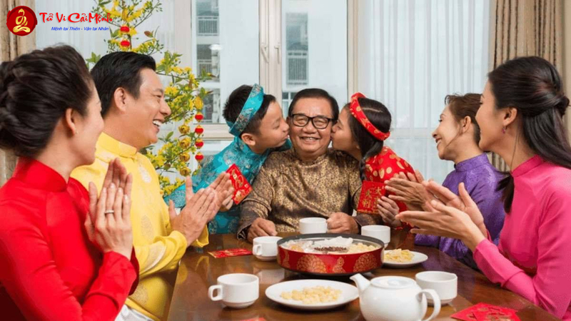 Tuổi Xông Đất Cho Gia Chủ Sinh Năm 2001 (Tân Tỵ): Hướng Dẫn Chi Tiết