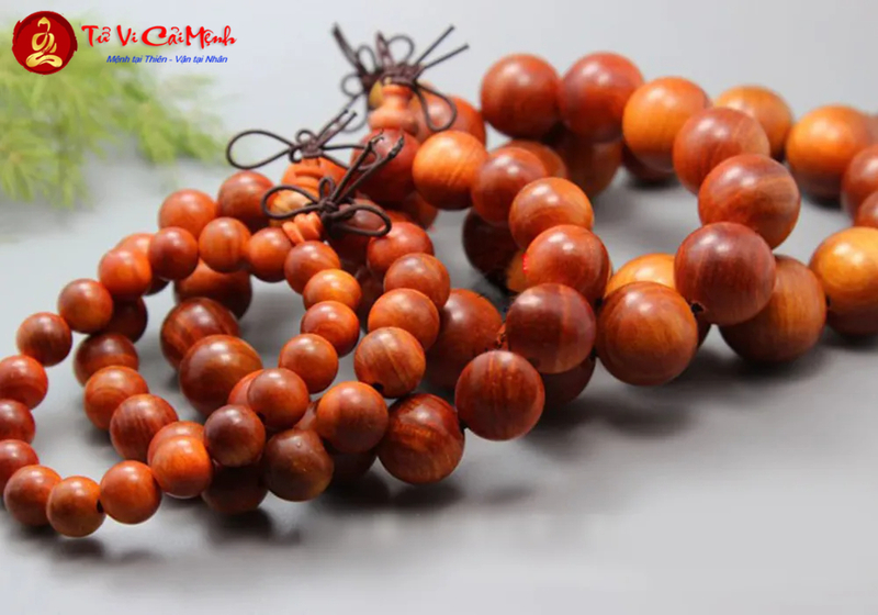 Vòng Phong Thủy Huyết Long: Sức Mạnh Hộ Mệnh Từ Đá Quý Huyền Thoại