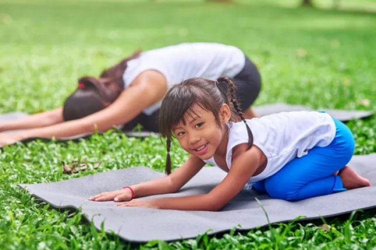 Tư Thế Yoga Cho Cha Mẹ Và Trẻ Em