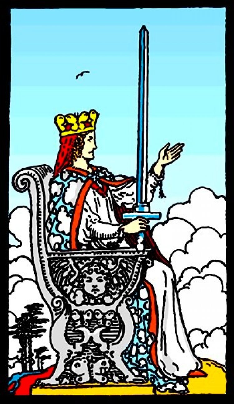 Lá Bài Queen of Swords Tarot: Ý Nghĩa Tình Yêu, Sức Khỏe, Công Việc